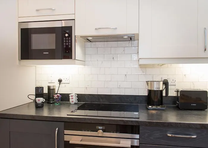 The Tower By Serviced דירה