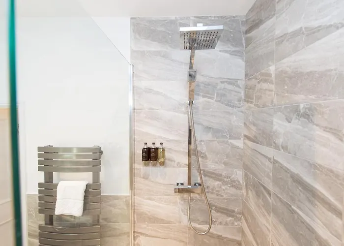 The Tower By Serviced הרוגייט